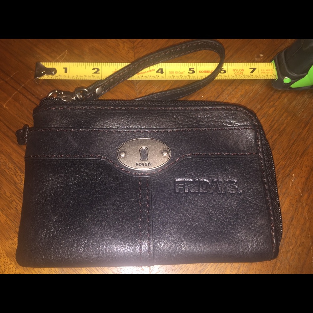 Fossil’s FRIDAYS Vintage Cowhide Wristlet
